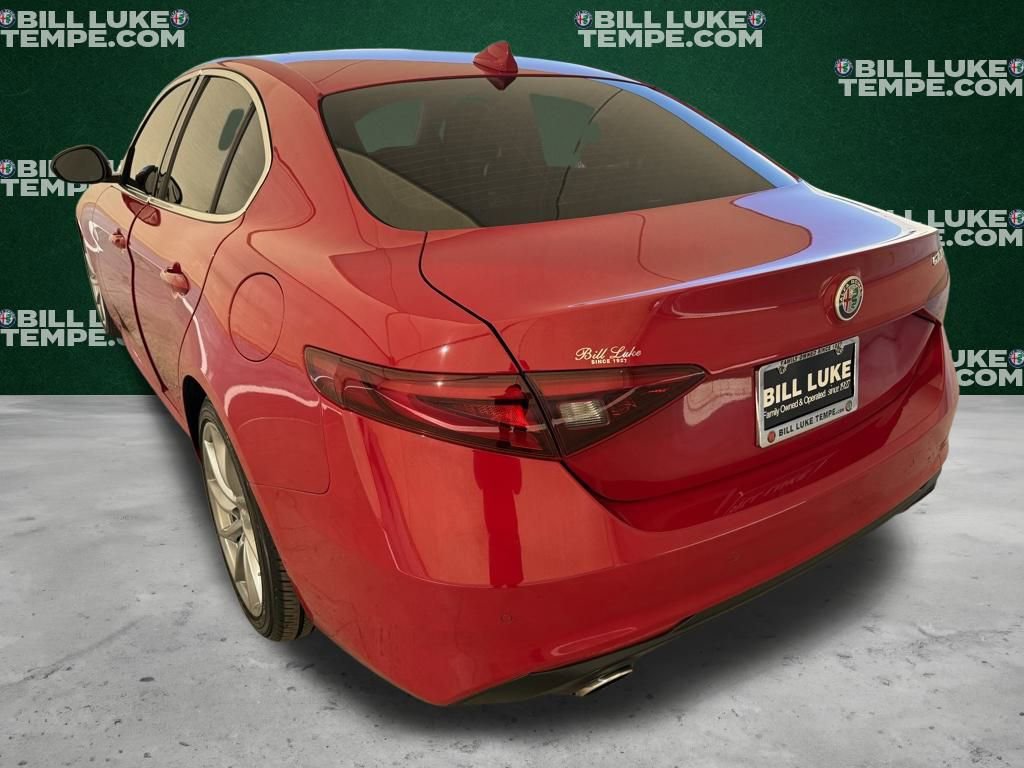 Used 2017 Alfa Romeo Giulia image 10
