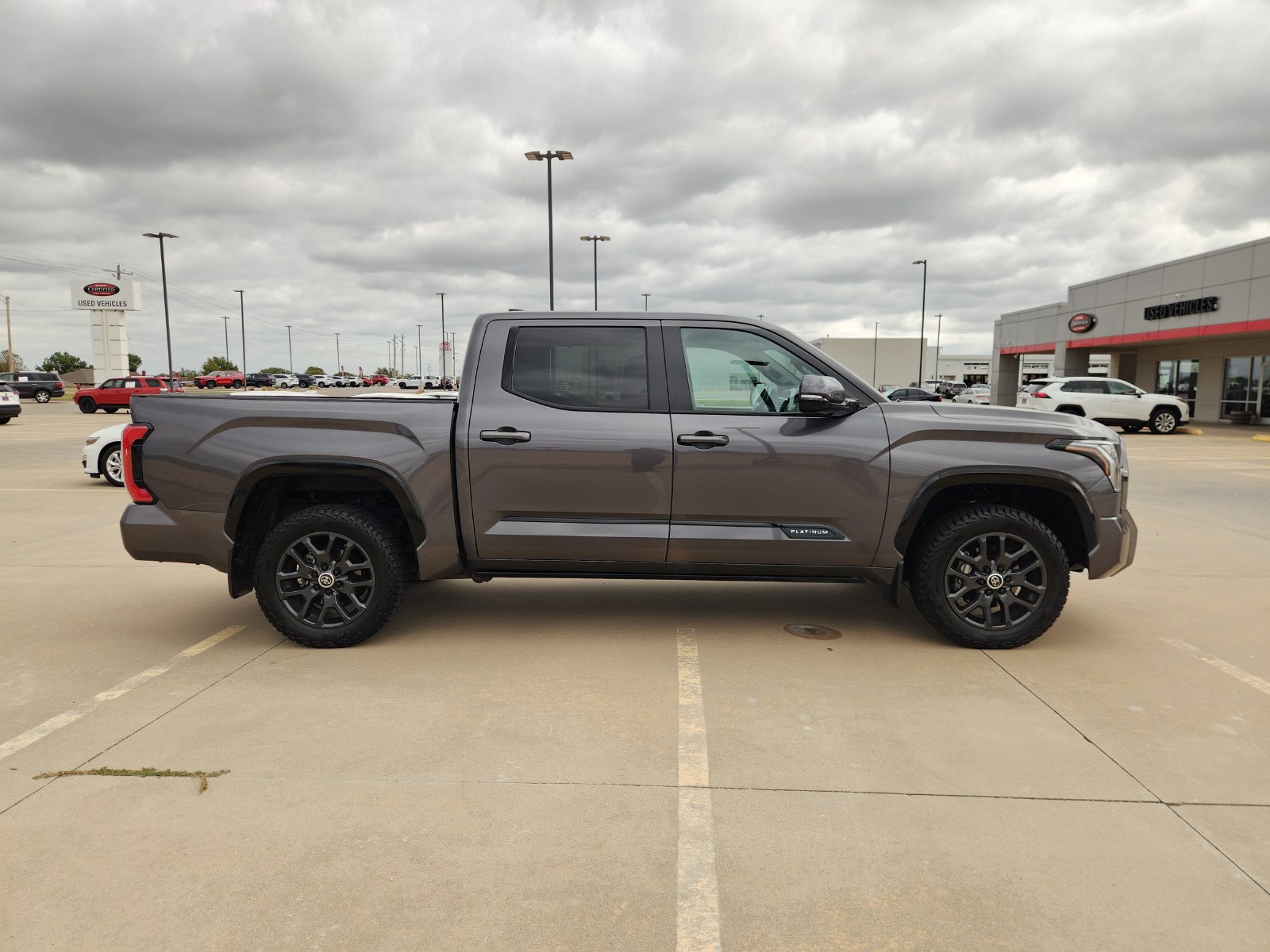 Used 2024 Toyota Tundra Platinum AWD/4WD image 7