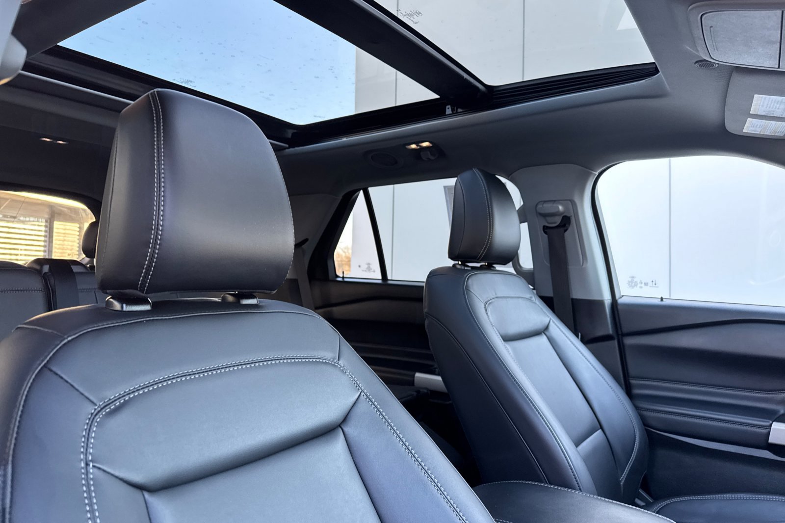 Used 2023 Ford Explorer XLT w/ Equipment Group 202A image 18