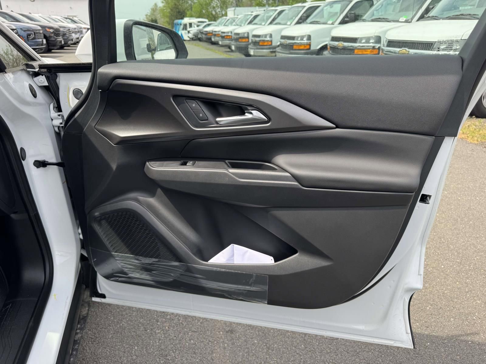 New 2026 Chevrolet Equinox EV LT image 30