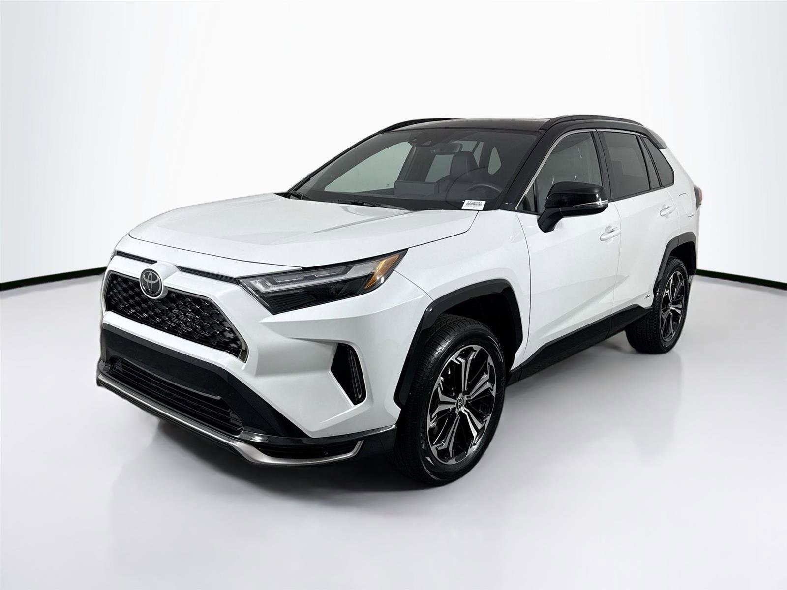 Certified 2025 Toyota RAV4 XSE video 2