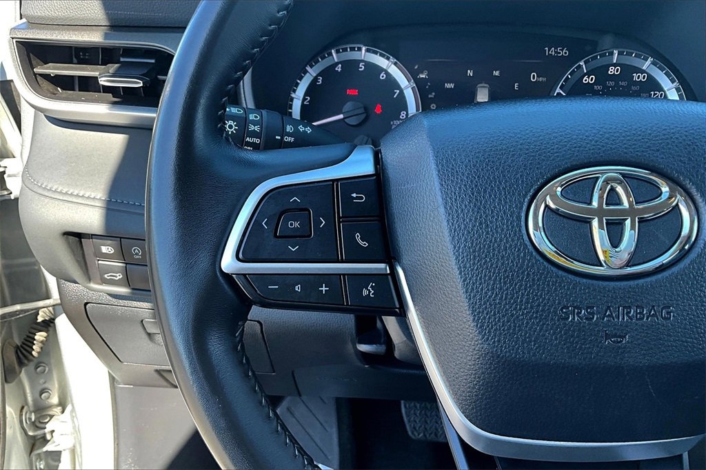 Used 2024 Toyota Highlander LE image 18