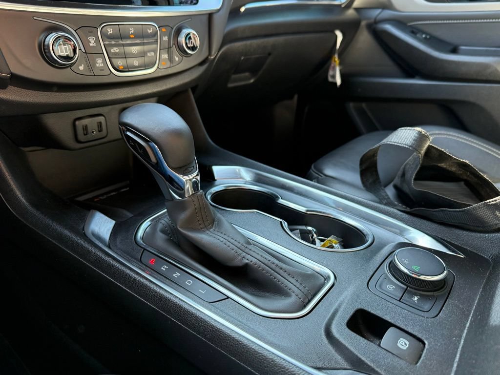 Used 2024 Chevrolet Traverse LT w/ LPO, Floor Liner Package FWD image 19