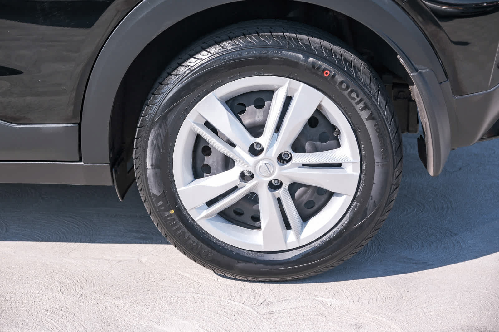 Used 2024 Nissan Kicks S FWD image 9