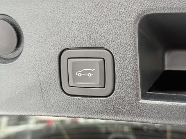 Used 2025 Chevrolet Equinox LT w/ Convenience Package II image 10