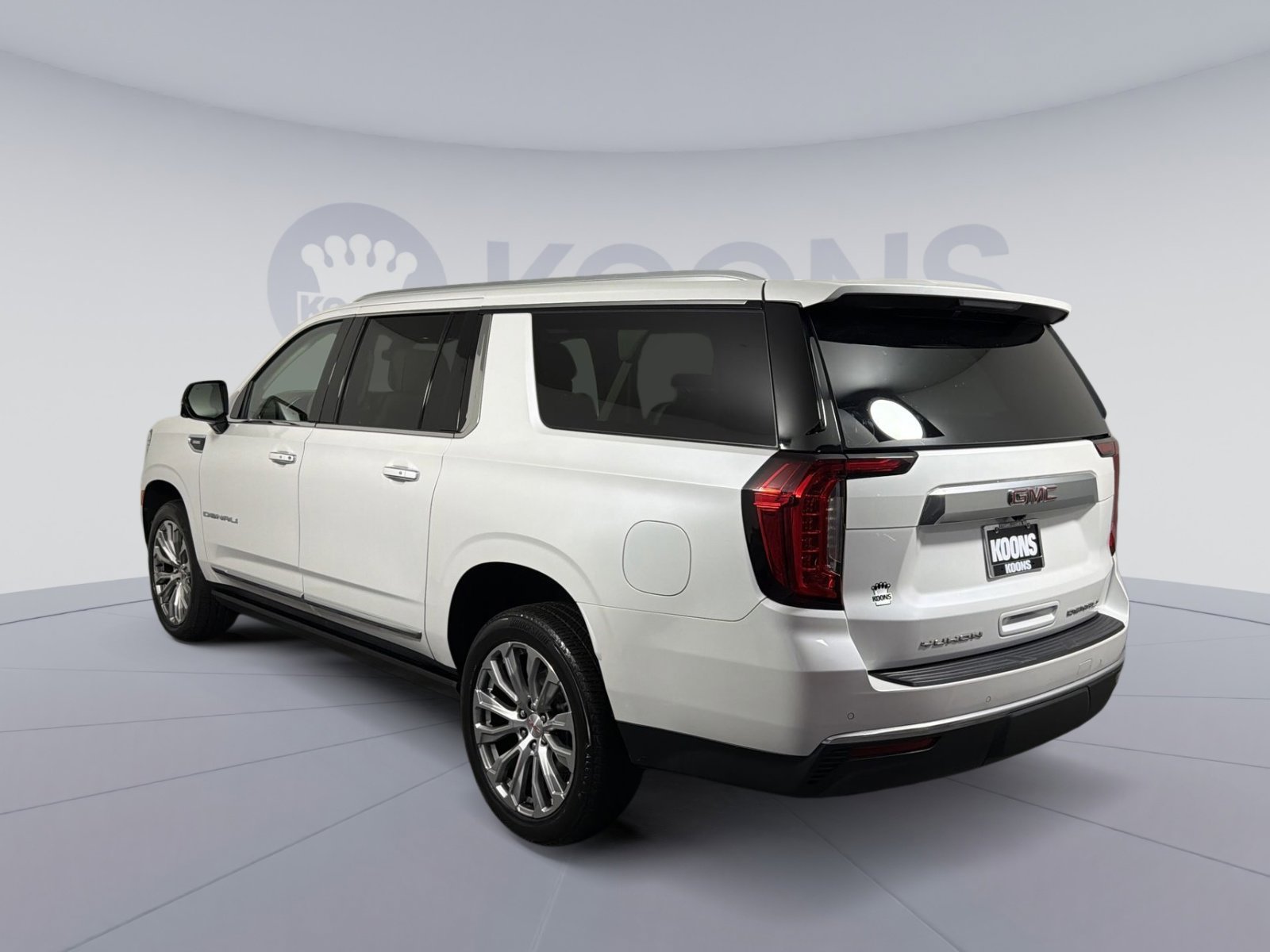 Used 2022 GMC Yukon XL Denali image 4