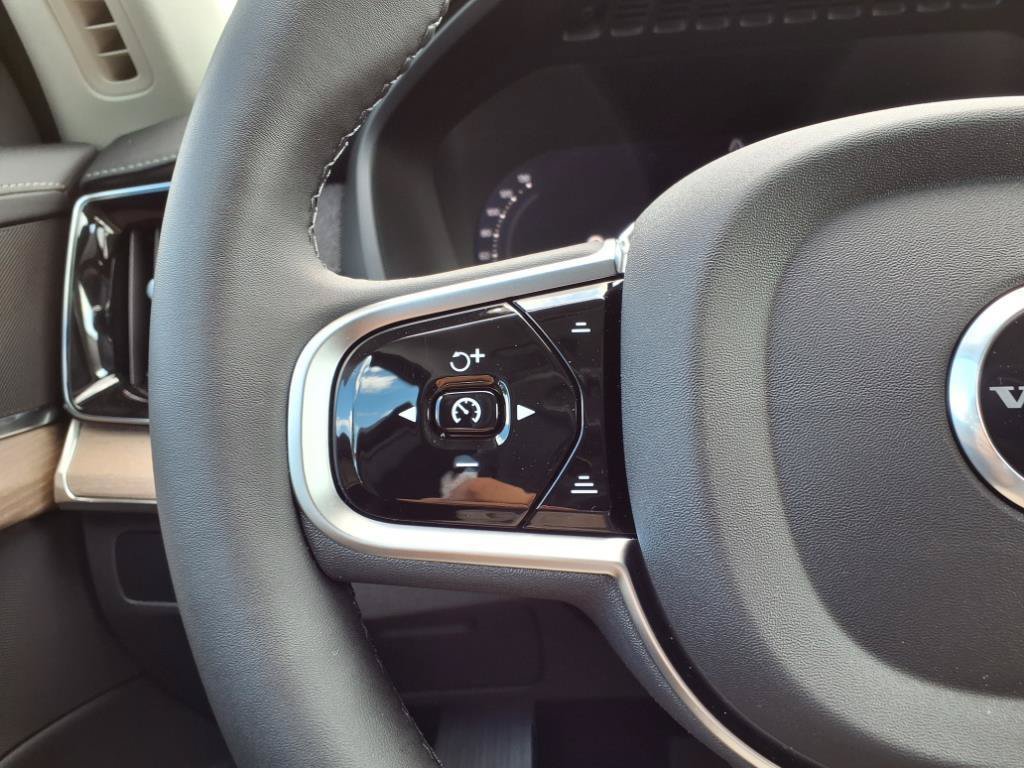 New 2026 Volvo XC90 B5 Plus w/ Protection Package Premier AWD/4WD image 22