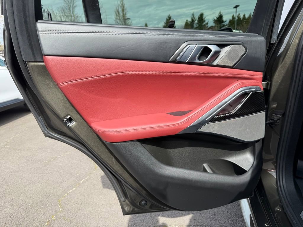 Used 2022 BMW X6 M50i w/ Executive Package image 30