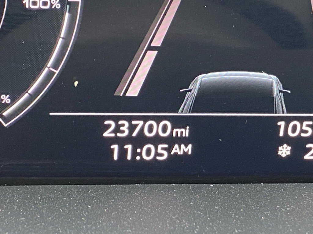 Used 2021 Audi e-tron Premium w/ Convenience Plus Package image 10