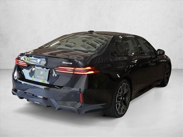 Used 2027 BMW 550e xDrive AWD/4WD image 2