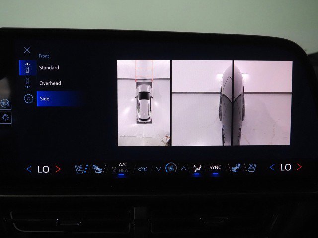 Used 2024 Chevrolet Equinox EV RS FWD image 32