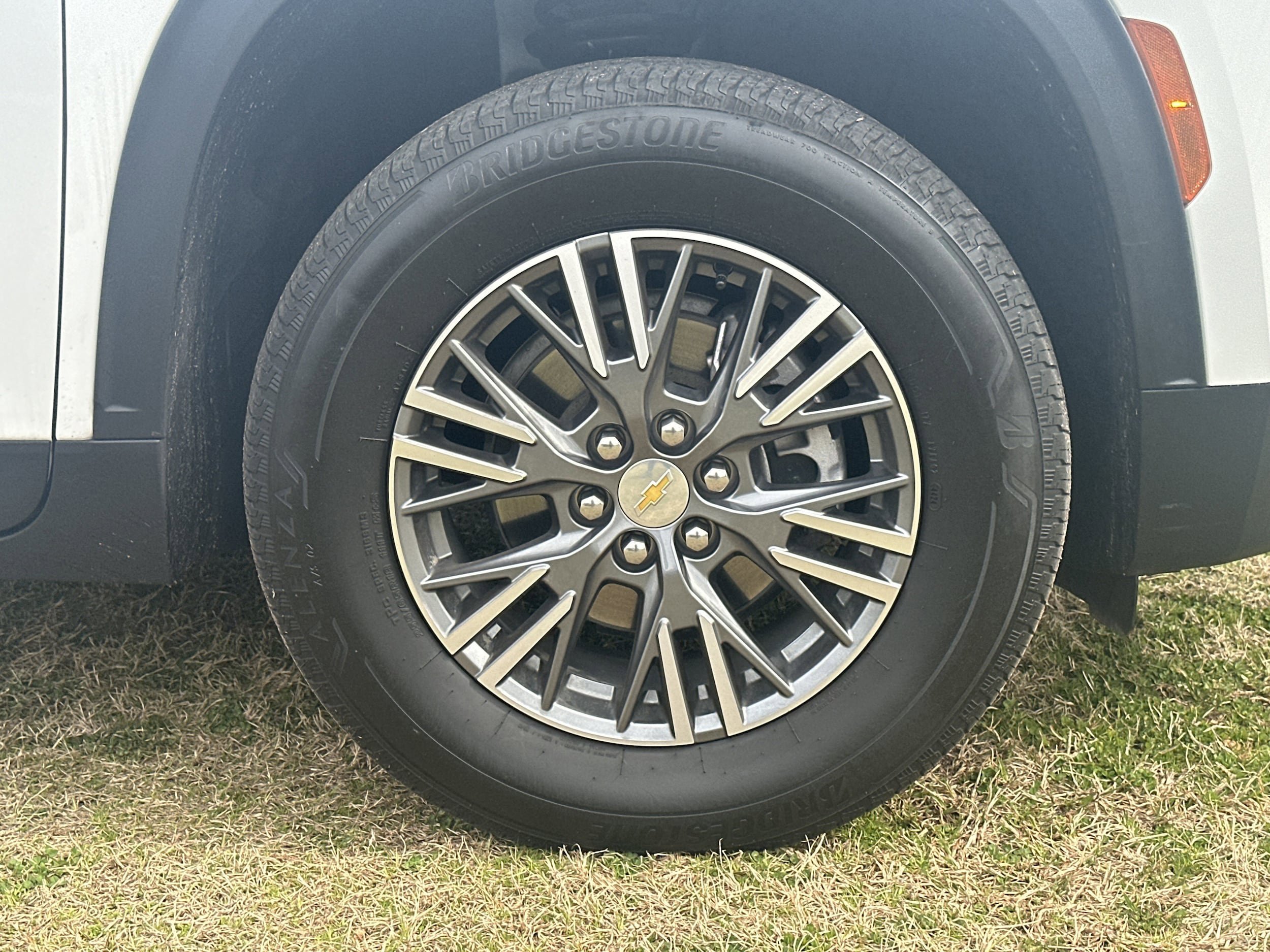 Used 2025 Chevrolet Traverse LT FWD image 12