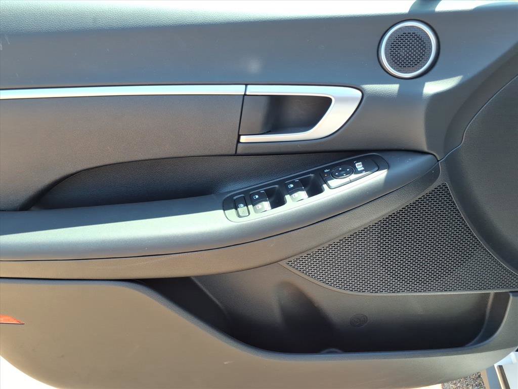 Certified 2025 Hyundai Sonata SE FWD image 15