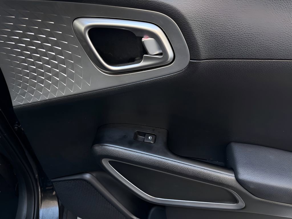 Used 2023 Kia Soul LX w/ Option Group 015 image 31