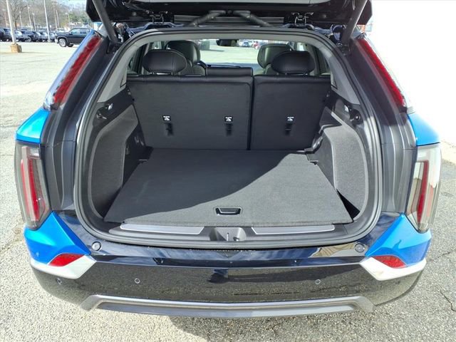 New 2026 Cadillac Optiq Luxury 1 image 4