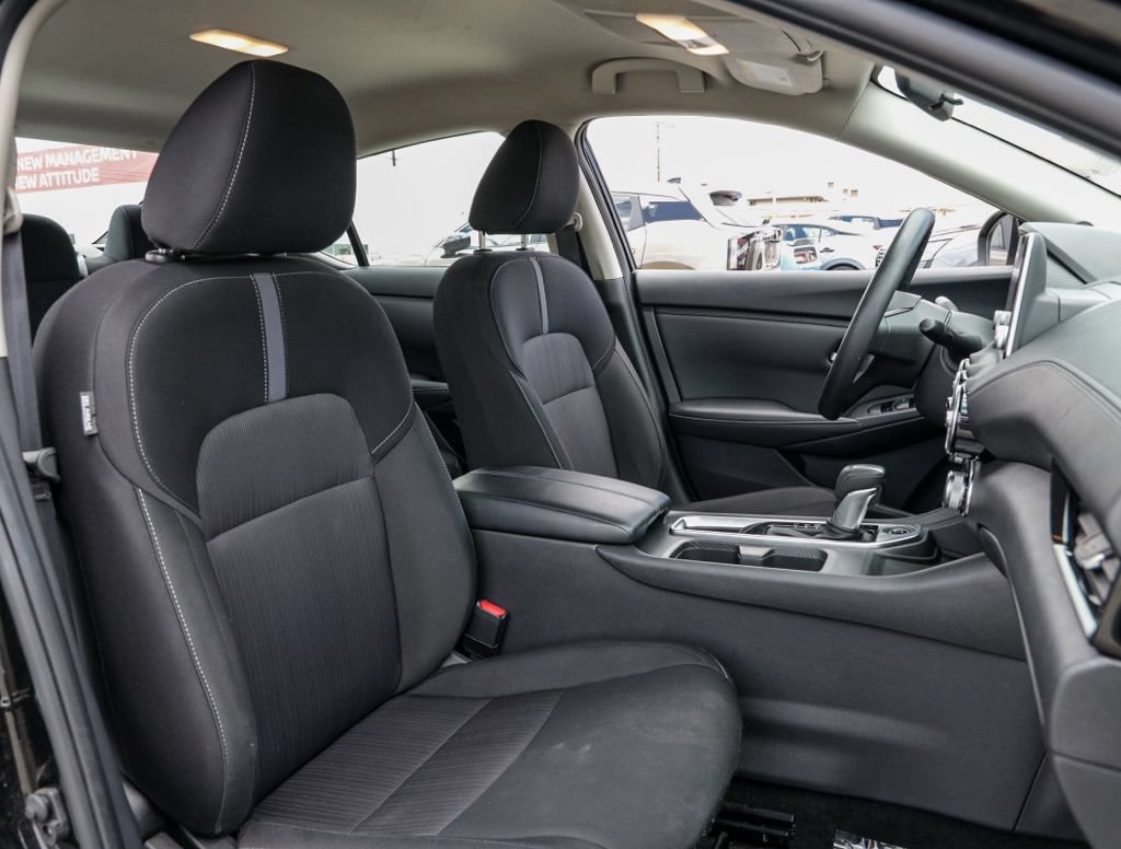 Used 2025 Nissan Sentra SV FWD image 18