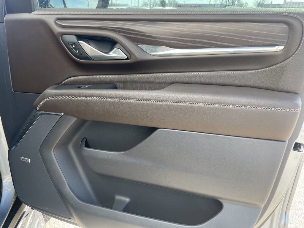 Used 2024 GMC Yukon XL Denali w/ Advanced Technology Package image 18