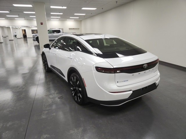 New 2026 Toyota Crown Platinum image 4