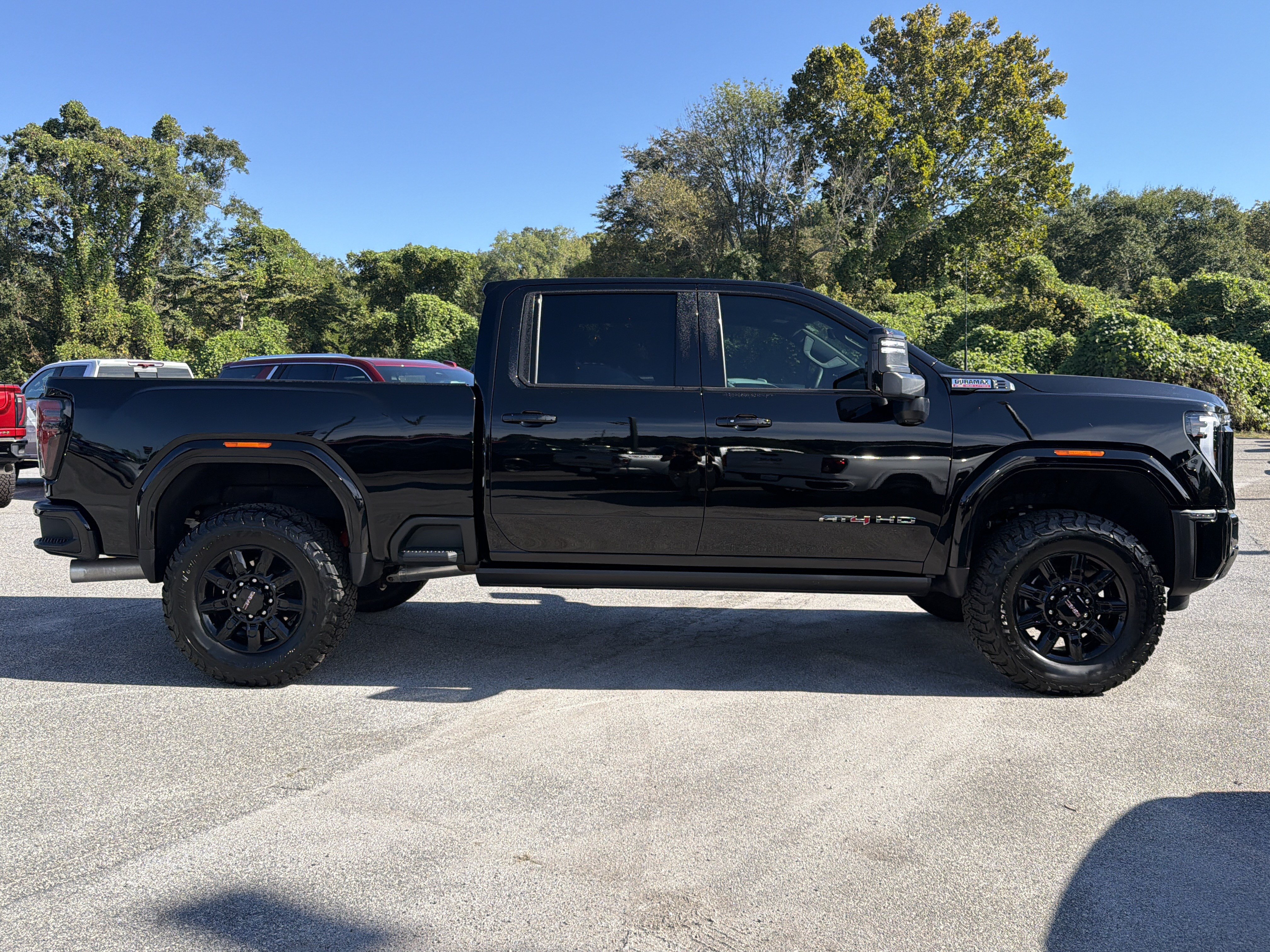 Used 2025 GMC Sierra 2500 AT4 w/ AT4 Premium Plus Package AWD/4WD image 5