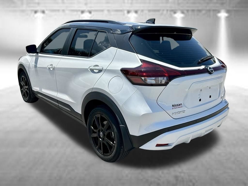 Certified 2024 Nissan Kicks SR w/ SR Premium Package FWD image 9