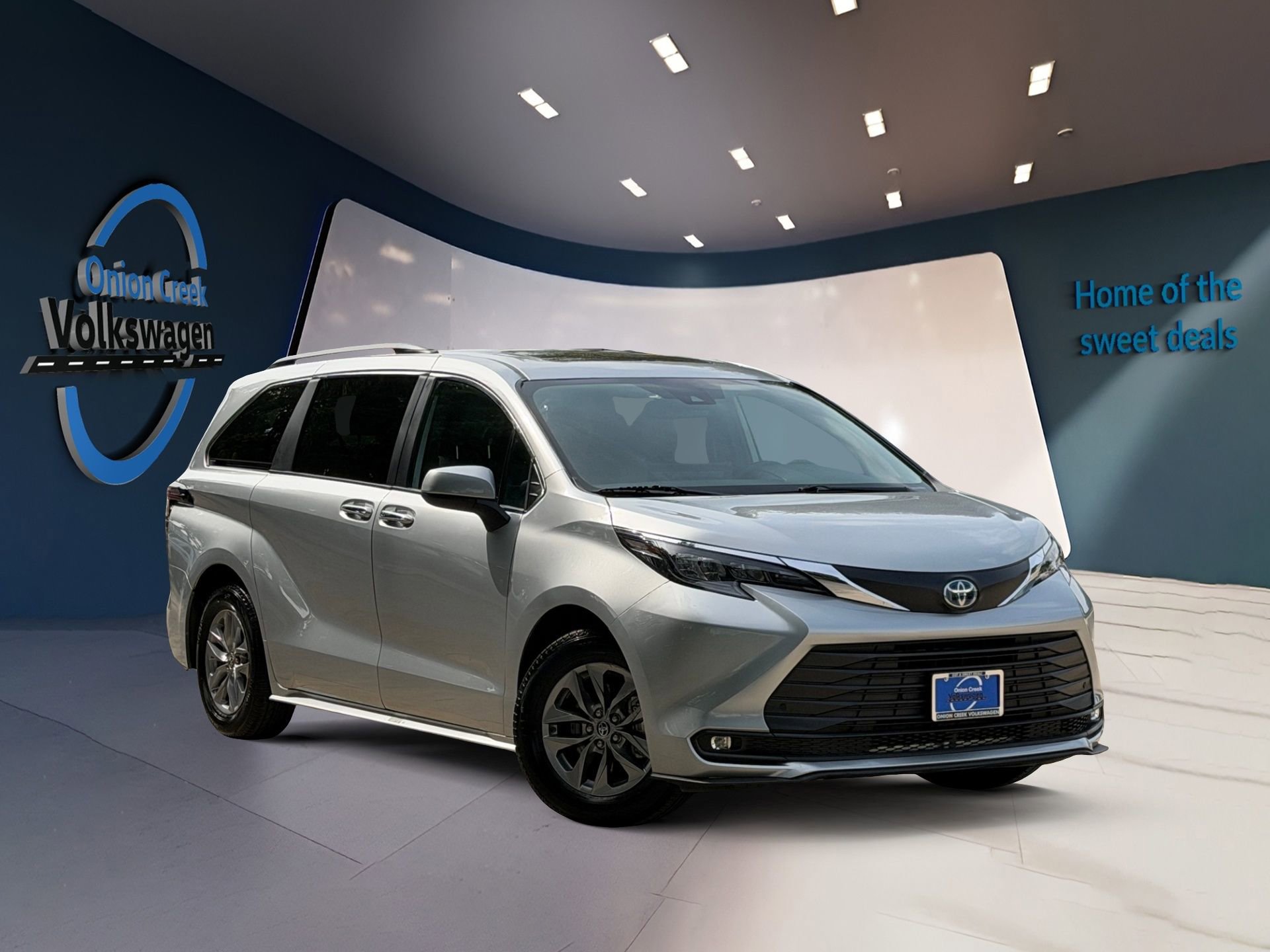 Used 2025 Toyota Sienna XLE