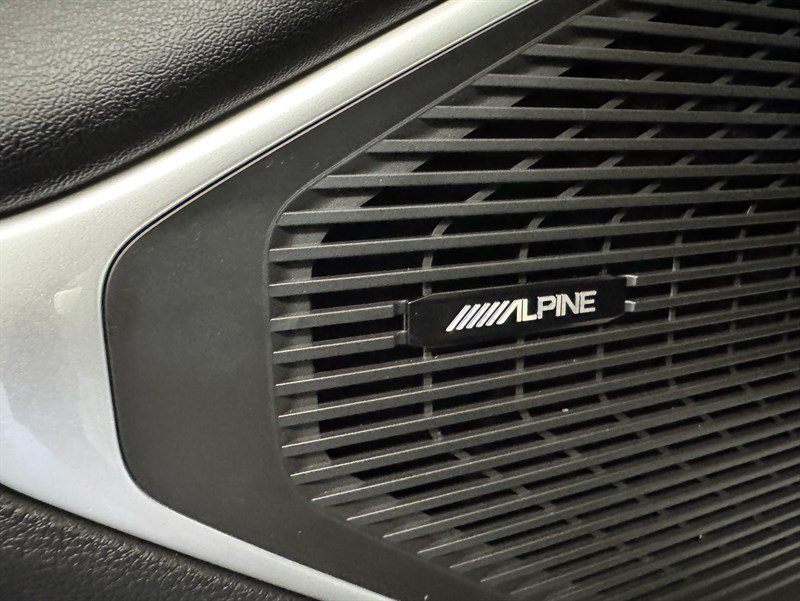 Used 2023 Jeep Wagoneer 4WD w/ Premium Group I image 15