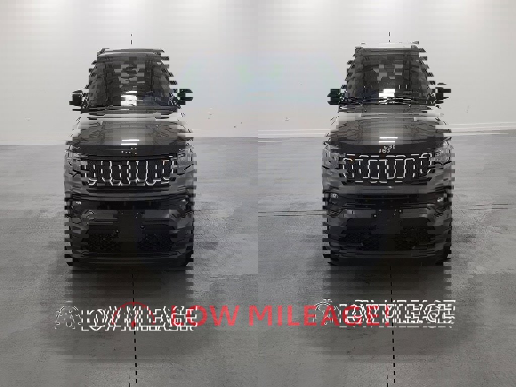 Used 2022 Jeep Compass Latitude image 3