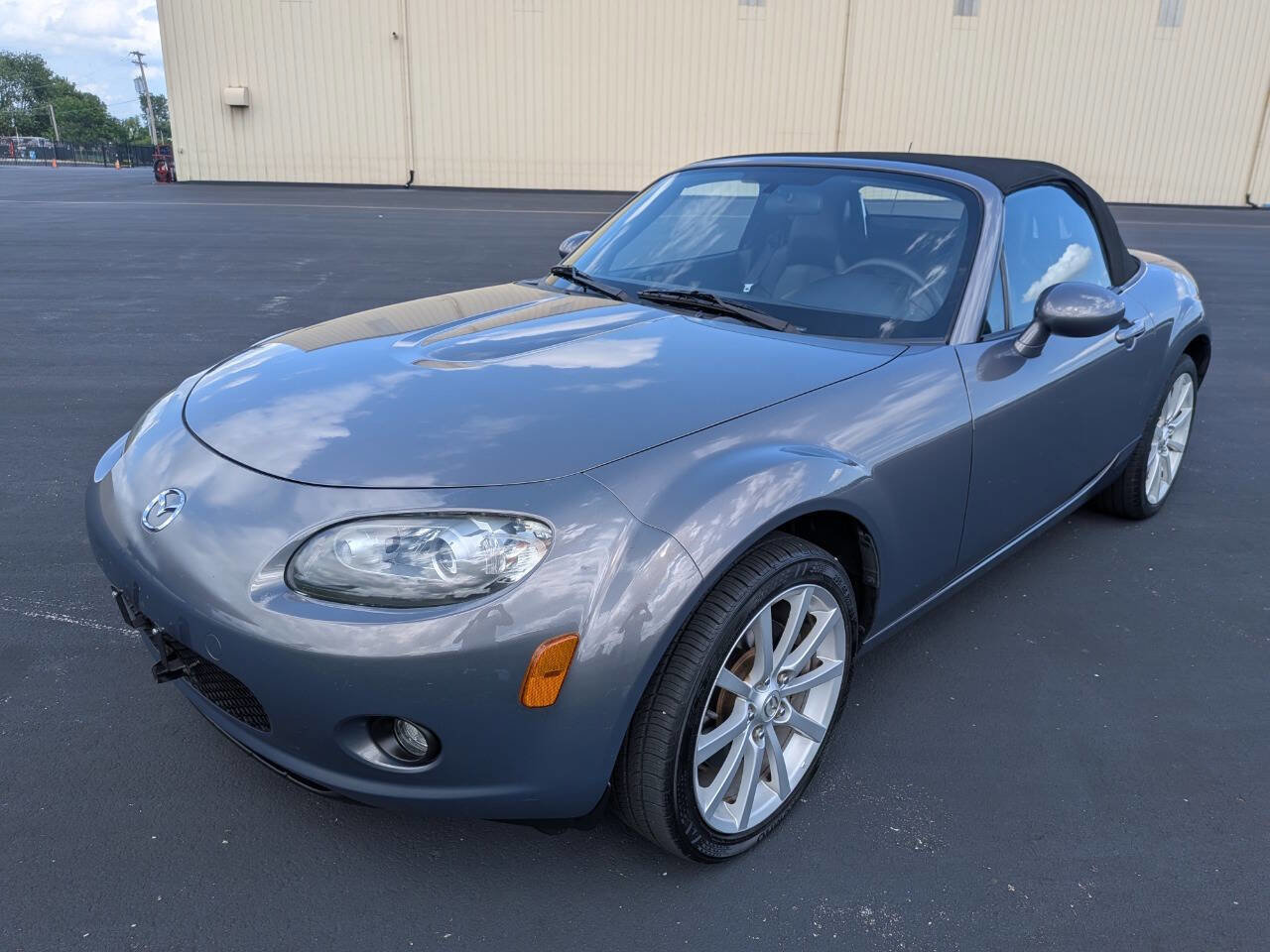 Used 2008 MAZDA MX-5 Miata Grand Touring w/ Premium Pkg RWD image 8