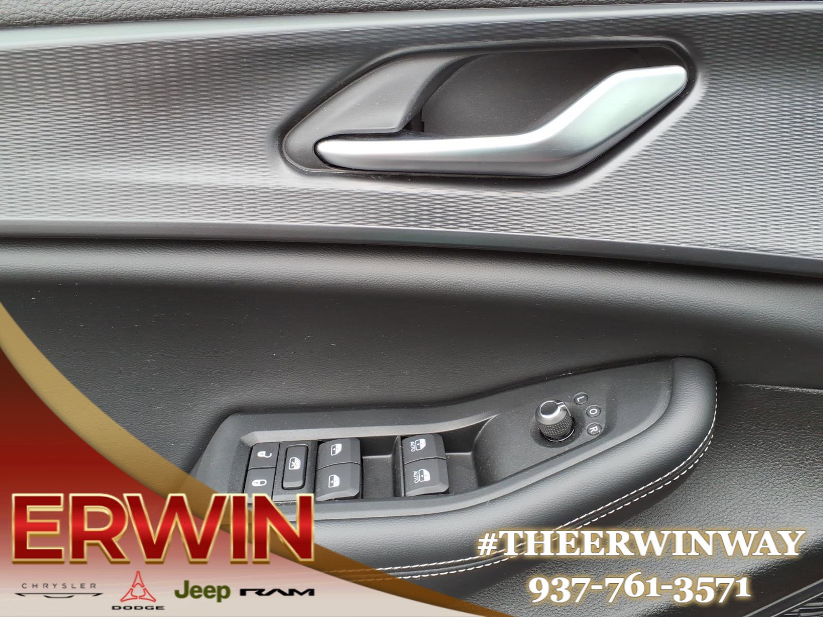Certified 2024 Jeep Grand Cherokee Altitude AWD/4WD image 11