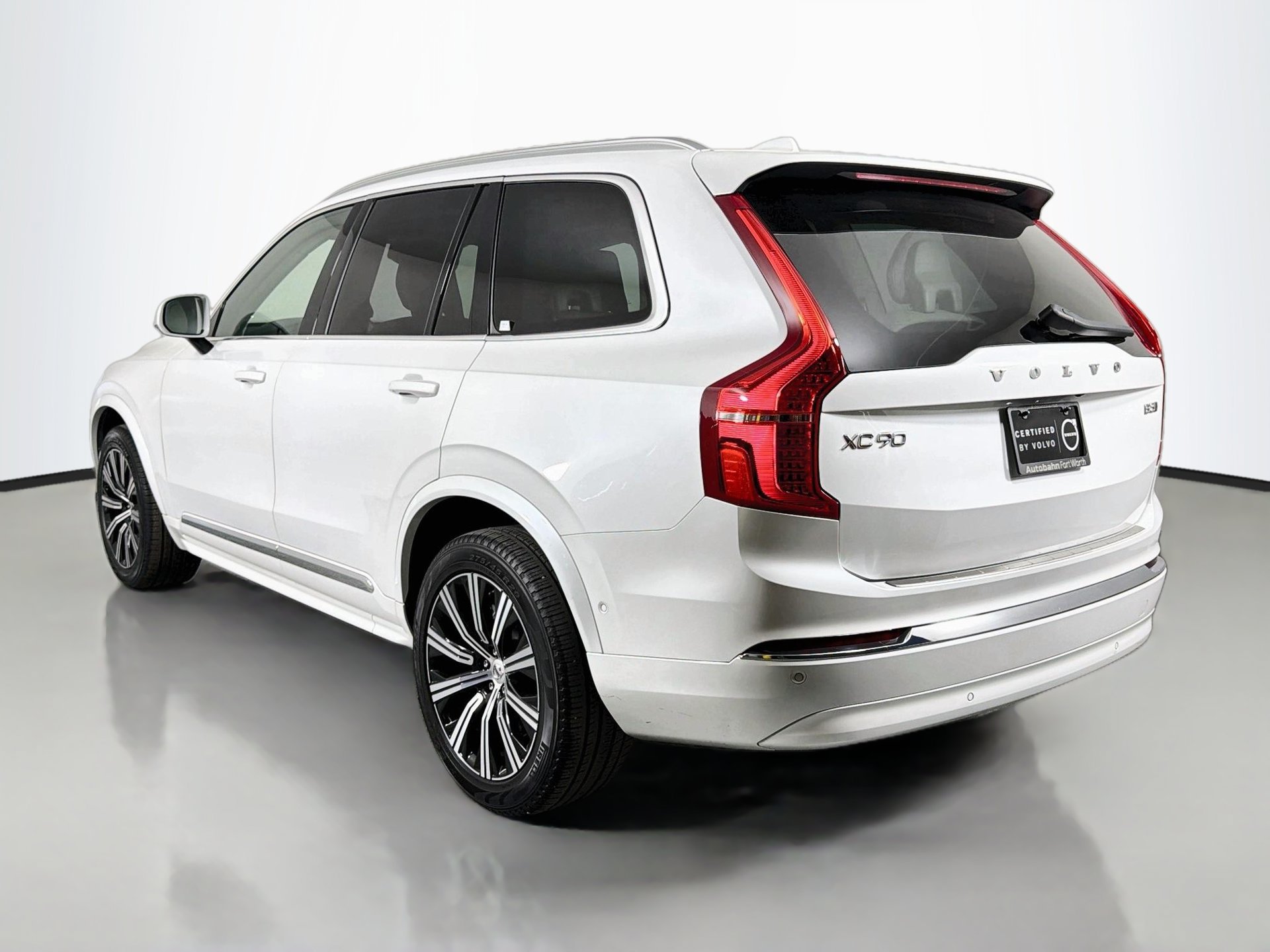 Used 2024 Volvo XC90 B5 Plus w/ Protection Package Premier AWD/4WD image 8
