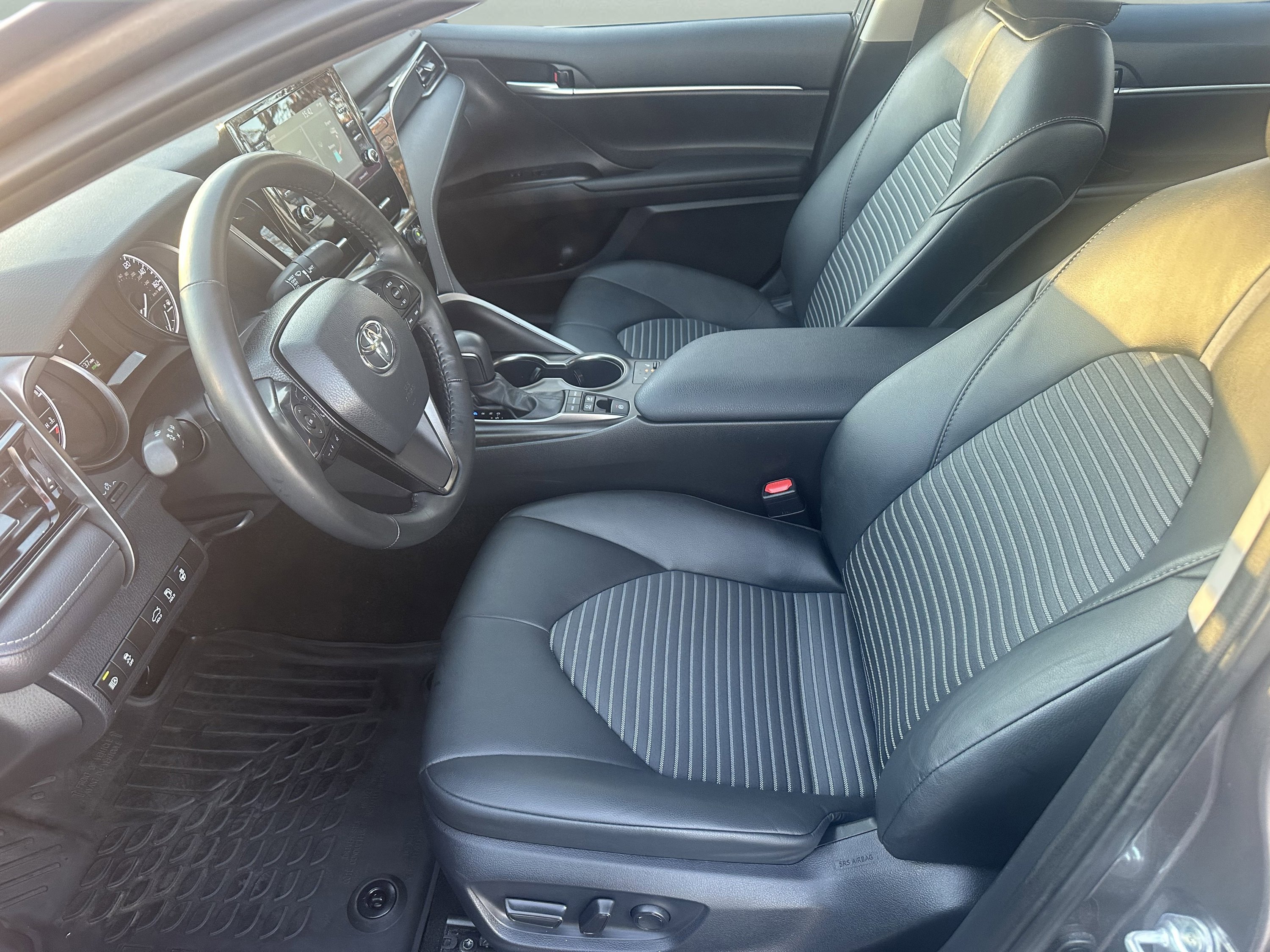 Used 2024 Toyota Camry SE image 9