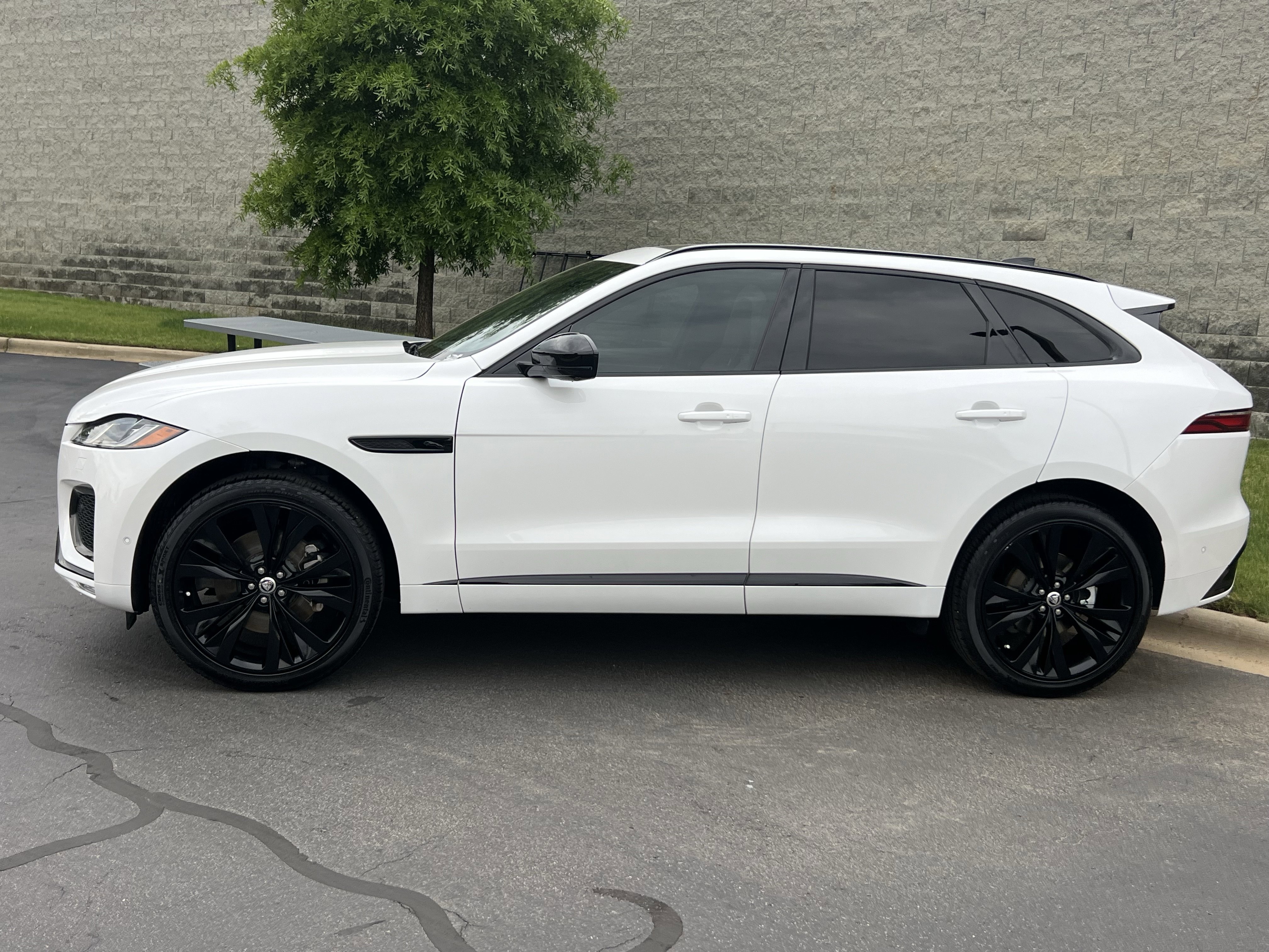 Used 2026 Jaguar F-PACE R-Dynamic S AWD/4WD image 4