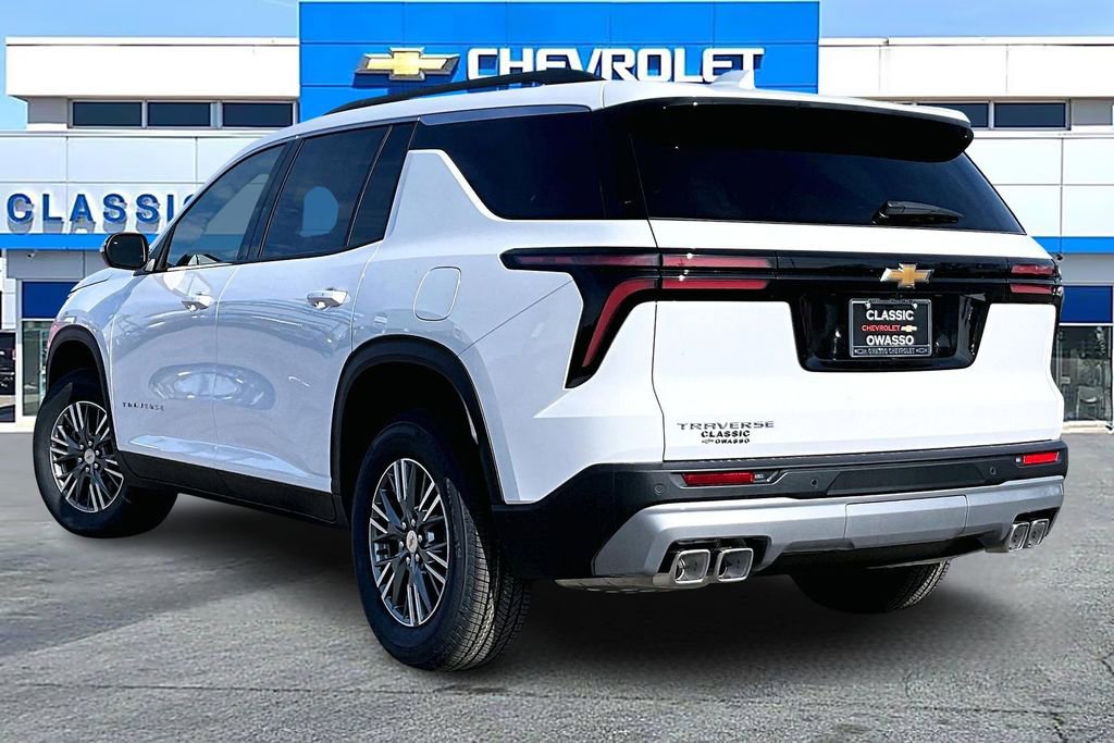 New 2026 Chevrolet Traverse LT image 3
