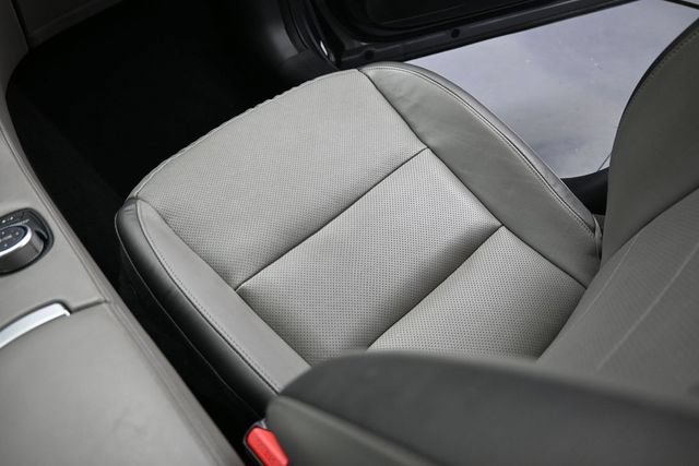 Used 2023 INFINITI QX50 Luxe w/ Accent Package FWD image 13