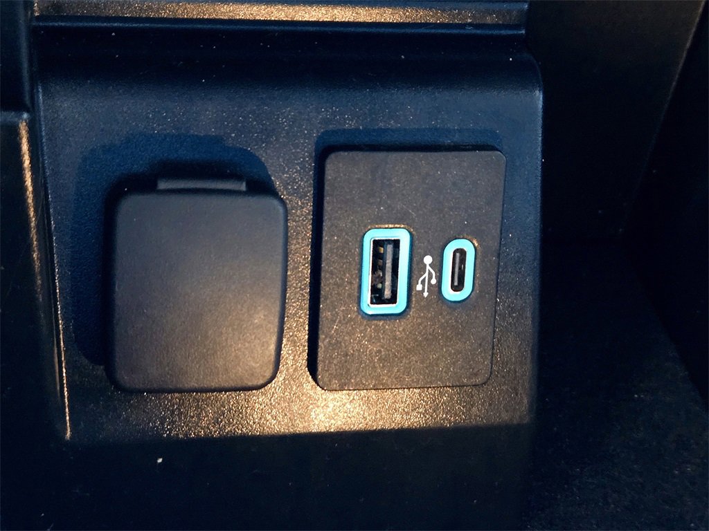 Used 2023 Ford Explorer ST-Line w/ Class IV Trailer Tow Package image 21