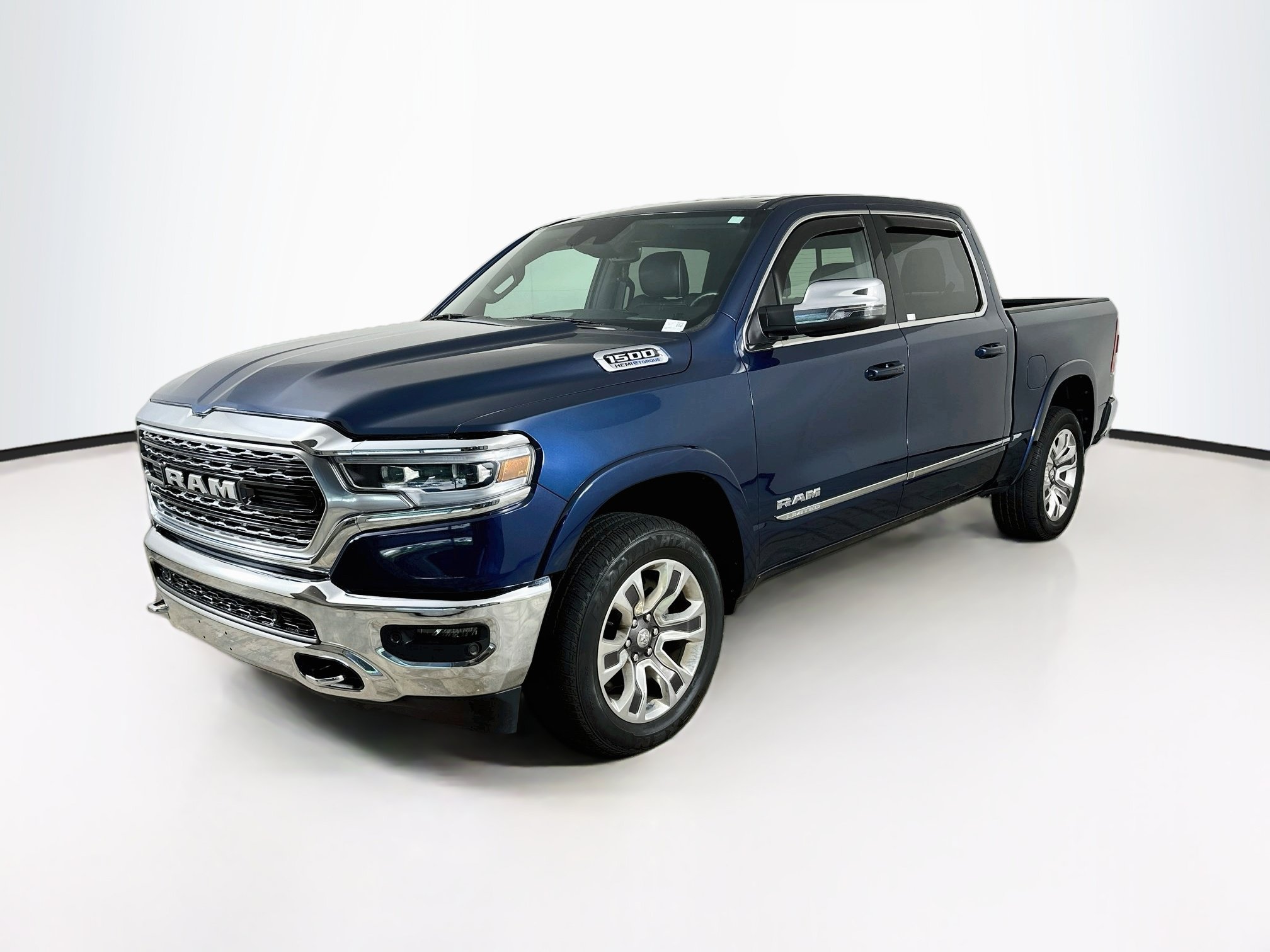 Used 2024 RAM 1500 Limited AWD/4WD image 3
