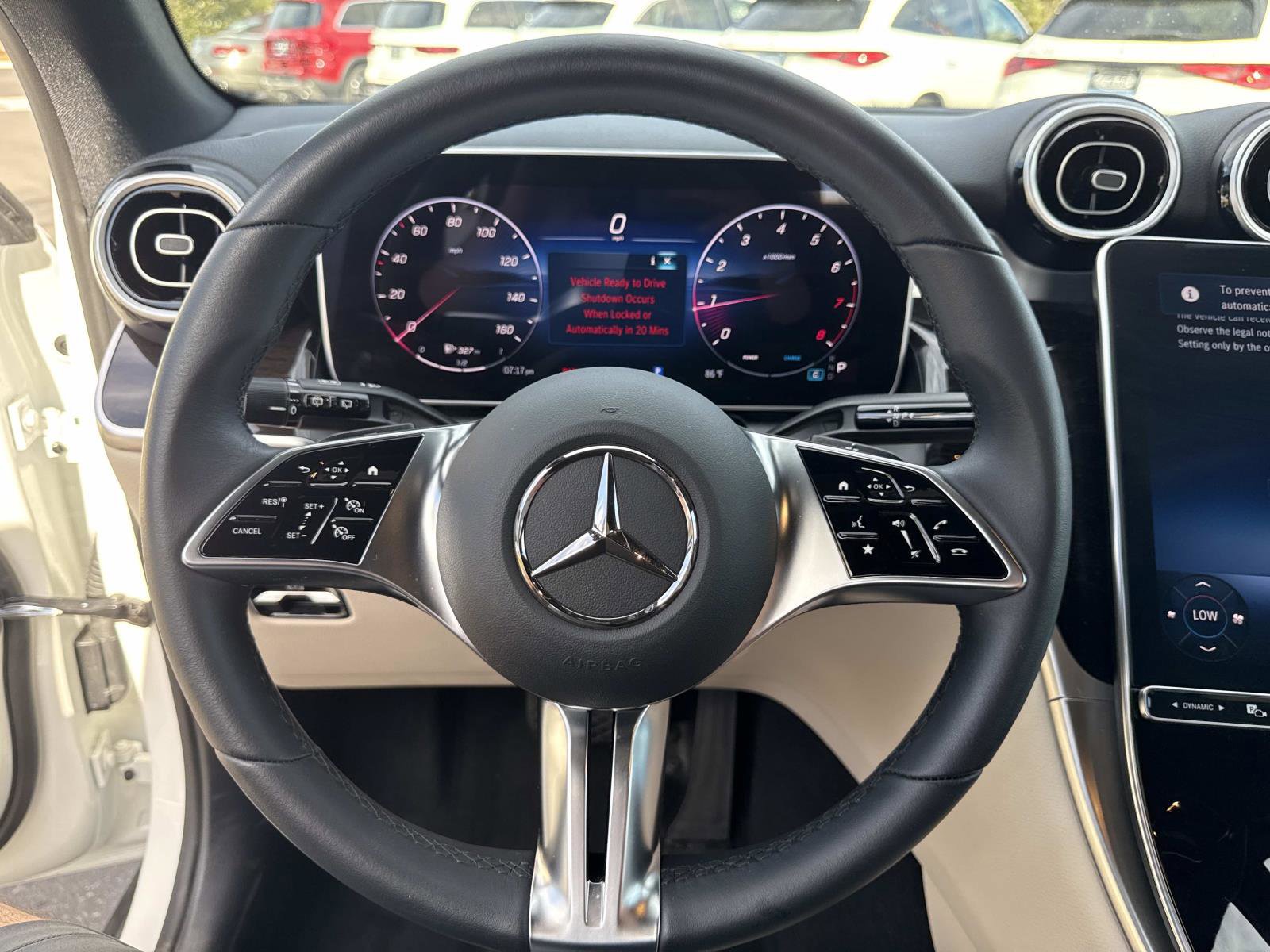 Used 2025 Mercedes-Benz GLC 300 image 29