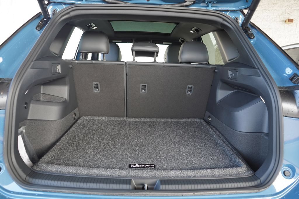 New 2026 Volkswagen Tiguan SE R-Line FWD image 15