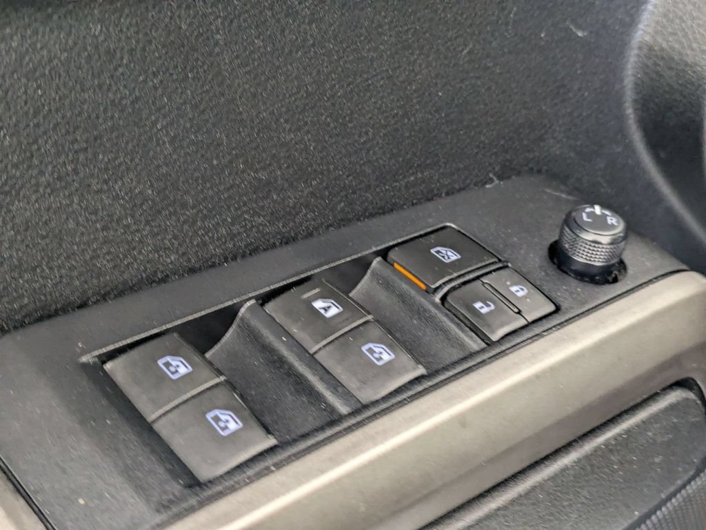 Used 2021 Toyota Tacoma SR5 RWD image 11