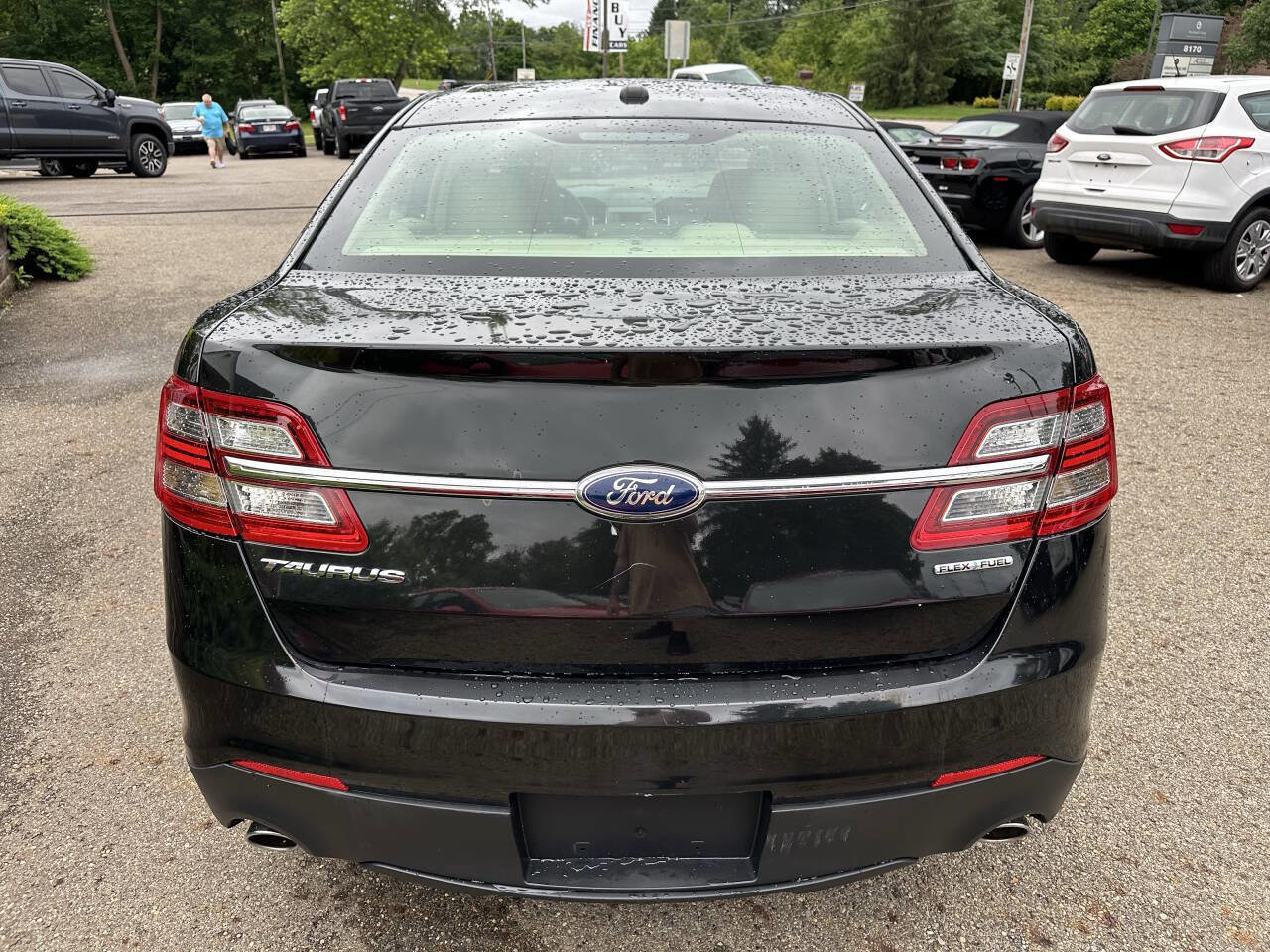 Used 2013 Ford Taurus SE image 5