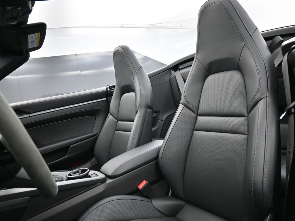 Certified 2025 Porsche 911 Carrera image 5