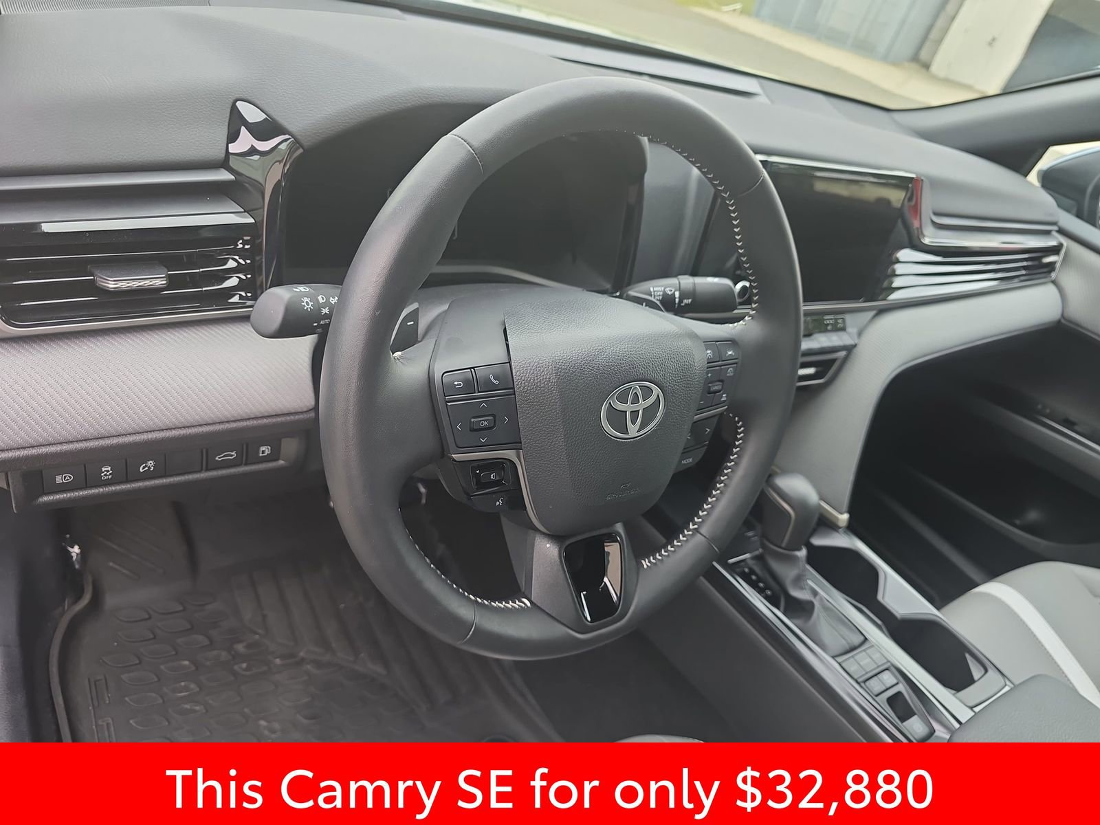 Used 2025 Toyota Camry SE w/ Convenience Package image 21