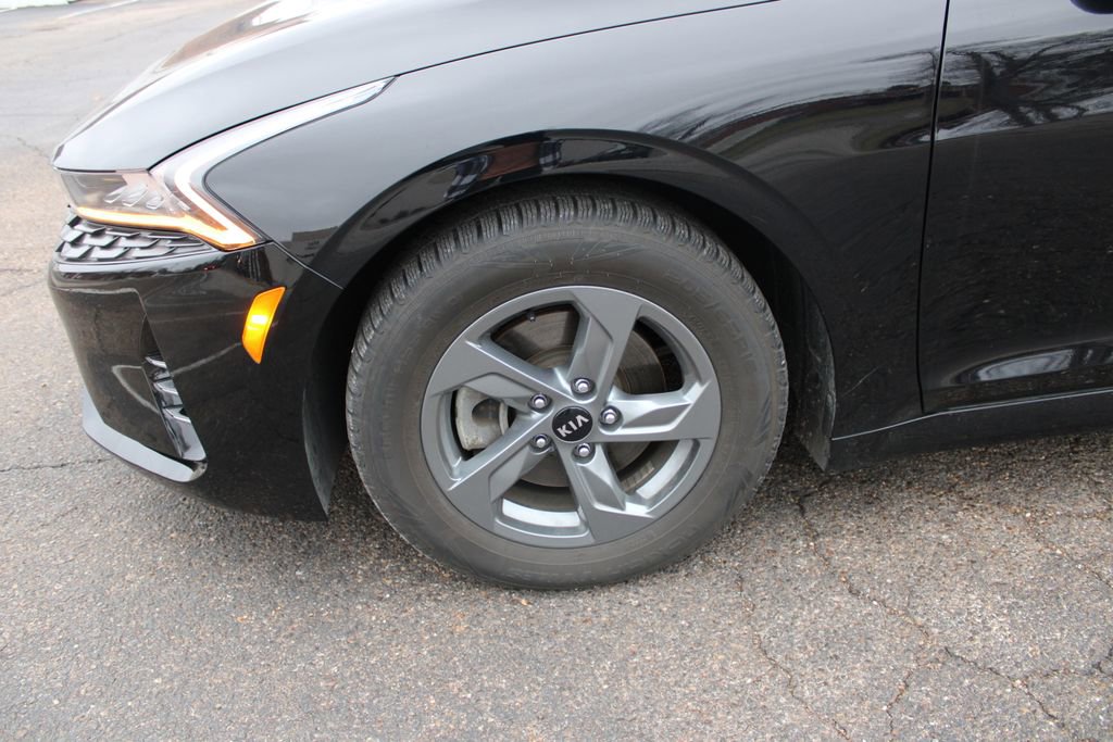 Used 2021 Kia K5 LXS image 12