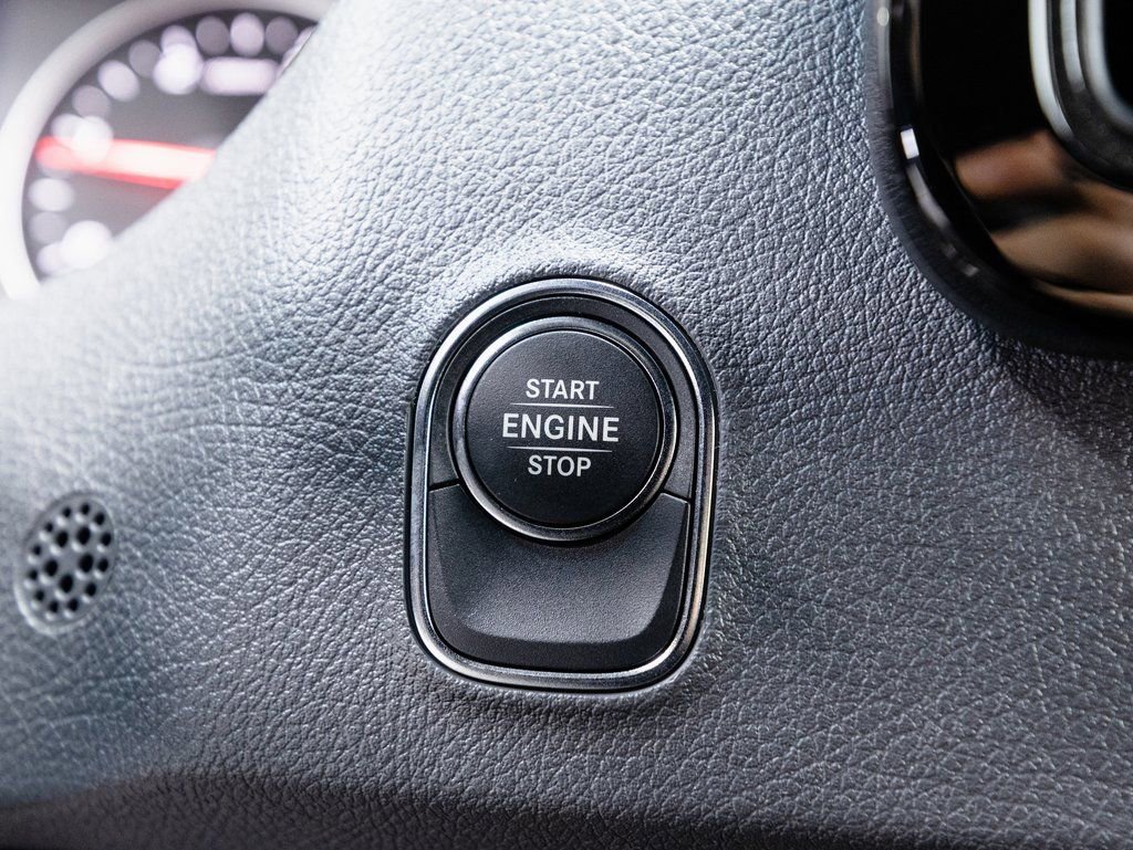 Used 2025 Mercedes-Benz Sprinter 2500 image 15