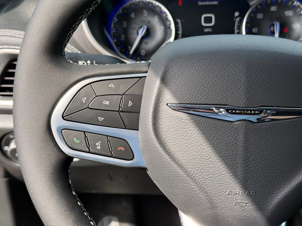 New 2026 Chrysler Pacifica Select image 15