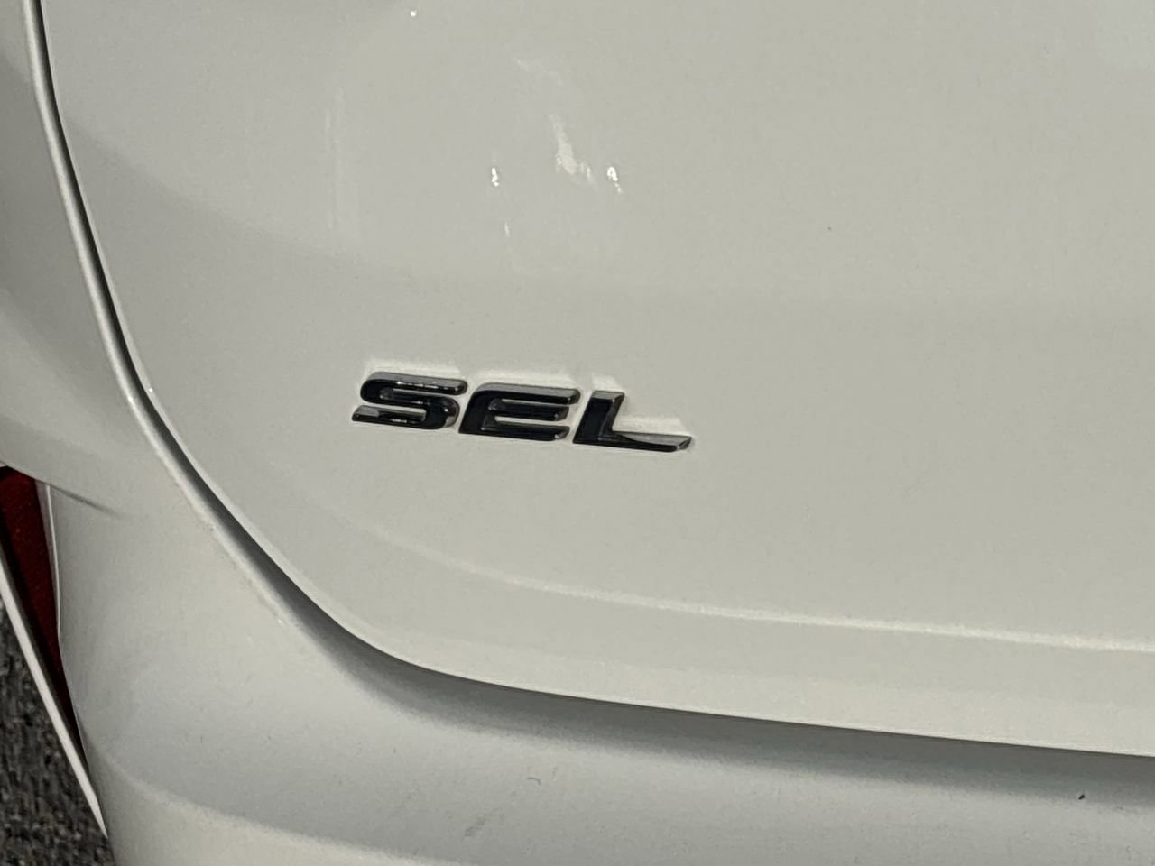 Certified 2023 Ford Edge SEL image 9