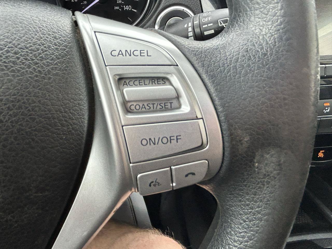 Used 2016 Nissan Rogue SV AWD/4WD image 20