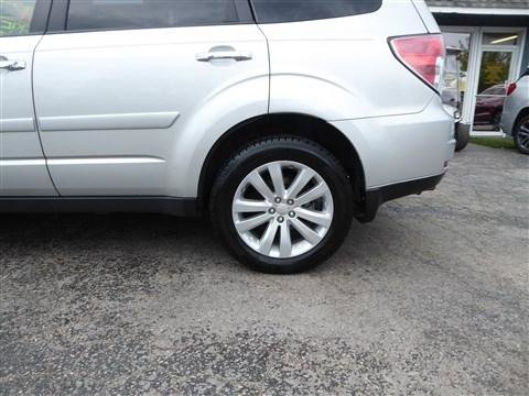 Used 2011 Subaru Forester 2.5X Touring w/ Popular Equipment Group 4B AWD/4WD image 10