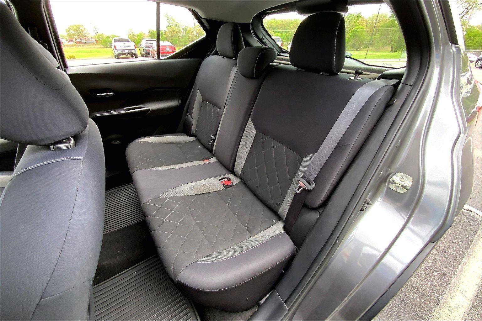 Used 2018 Nissan Kicks SV image 23