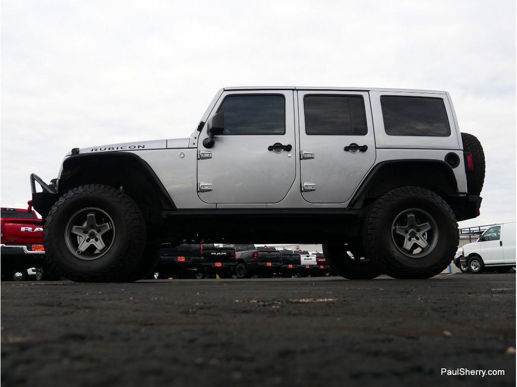 Used 2013 Jeep Wrangler Unlimited Rubicon w/ Connectivity Group image 16
